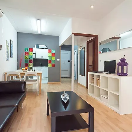 Deep Purple Apartment *